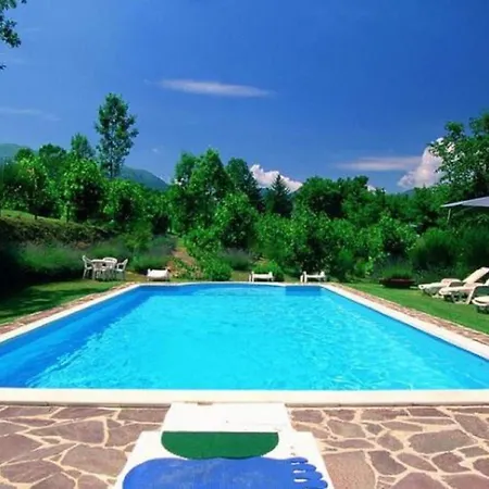 Spacious In With Swimming Pool Casa de Férias