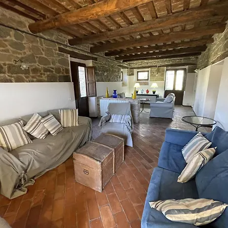 Spacious In With Swimming Pool Casa de Férias *