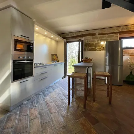Spacious In With Swimming Pool * Amandola