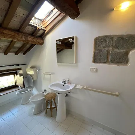 Spacious In With Swimming Pool Amandola