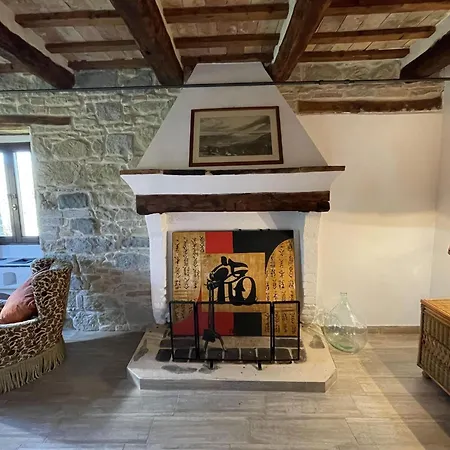 Spacious In With Swimming Pool Amandola