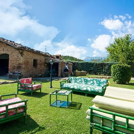 Spacious In With Swimming Pool