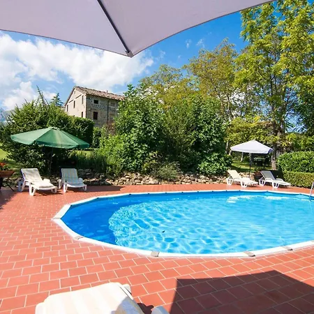 Spacious In With Swimming Pool Casa de Férias