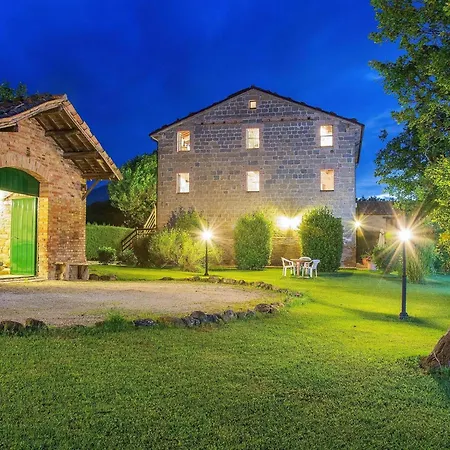 Spacious In With Swimming Pool Dom wakacyjny Amandola